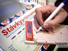 LOTO, JOKER: 3. týždeň - streda - vyžrebované čísla a výhry